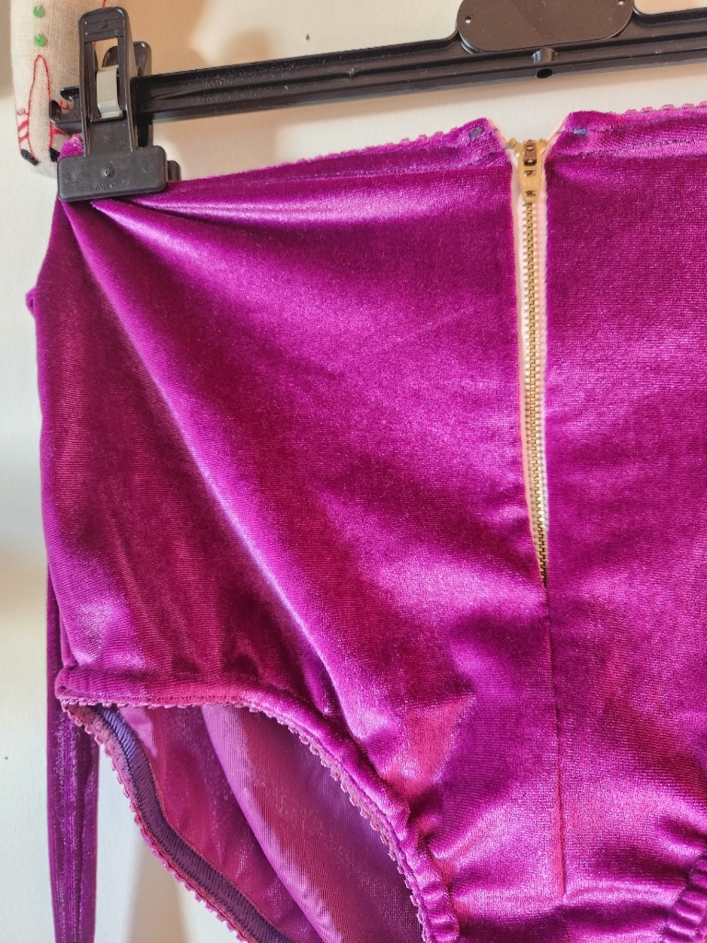 Disco Velvet Set - Picture 10 of 15